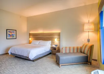Holiday Inn Express & Suites Remington by IHG hotel thumbnail 4