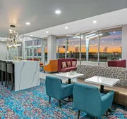La Quinta Inn & Suites by Wyndham DFW Airport West-Glade hotel detail image 3