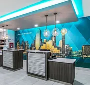 La Quinta Inn & Suites by Wyndham DFW Airport West-Glade hotel detail image 4
