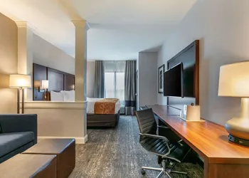 Comfort Suites North Tupelo hotel thumbnail 4