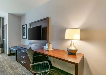 Comfort Suites North Tupelo hotel thumbnail 5