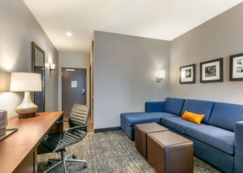 Comfort Suites North Tupelo hotel thumbnail 6