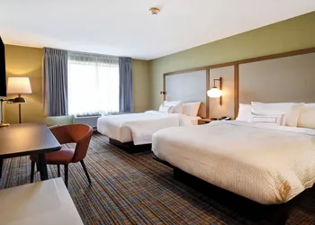 Fairfield Inn & Suites by Marriott Milwaukee North hotel thumbnail 5