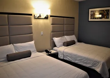 7 Days Hotel Bronx hotel thumbnail 6