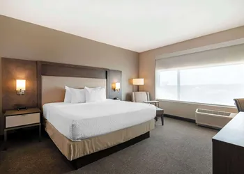 Best Western Plus Executive Residency Rigby's Water World Hotel hotel thumbnail 4