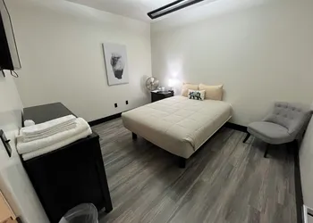 The Outpost hotel thumbnail 7