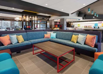 TRU BY Hilton Sharonville hotel thumbnail 2