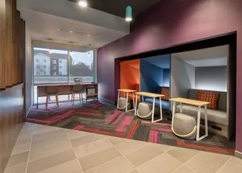 TRU BY Hilton Sharonville hotel thumbnail 4