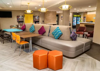 Home2 Suites by Hilton Bakersfield hotel thumbnail 6