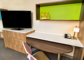 Home2 Suites by Hilton Bakersfield hotel thumbnail 7