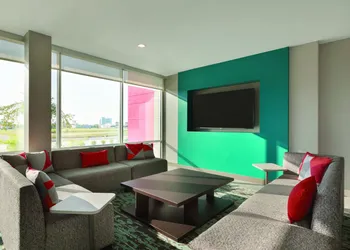 avid hotel Oklahoma City Airport by IHG hotel thumbnail 2