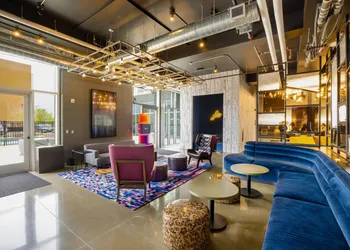 Aloft Austin Airport hotel thumbnail 3
