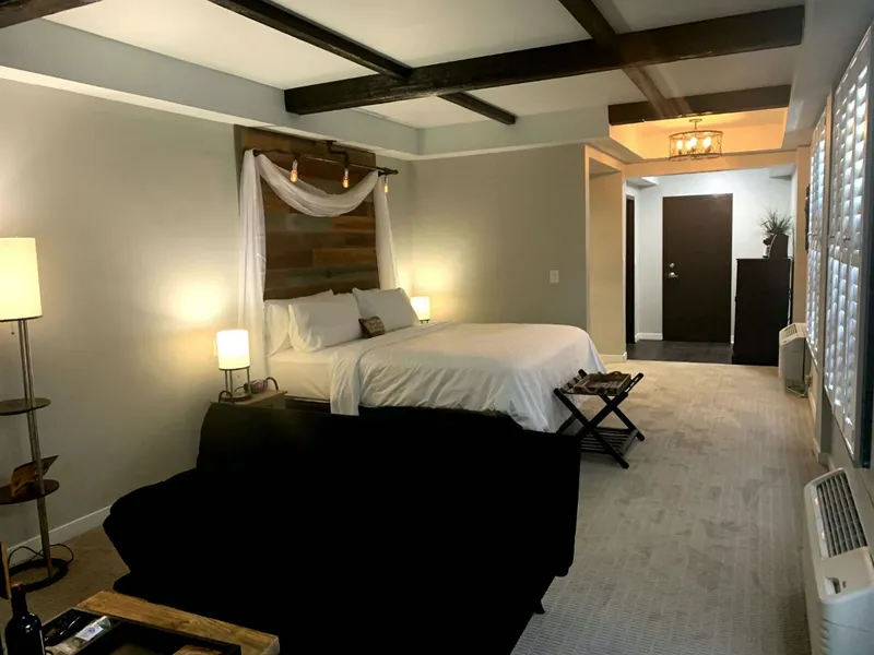 Cedar Stables Inn and Suites hotel detail image 2