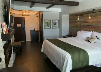 Cedar Stables Inn and Suites hotel thumbnail 7