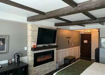 Cedar Stables Inn and Suites hotel thumbnail 8