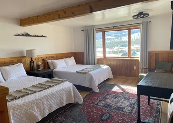 Lava Mountain Lodge hotel thumbnail 4