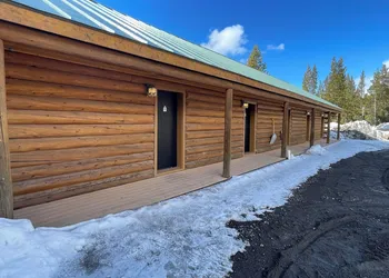Lava Mountain Lodge hotel thumbnail 5