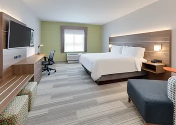 Holiday Inn Express & Suites Plano - The Colony by IHG hotel thumbnail 6
