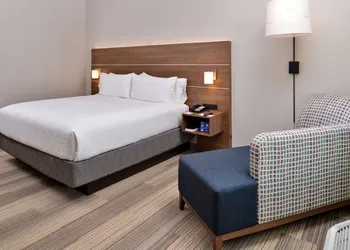 Holiday Inn Express & Suites Moundsville by IHG hotel thumbnail 3