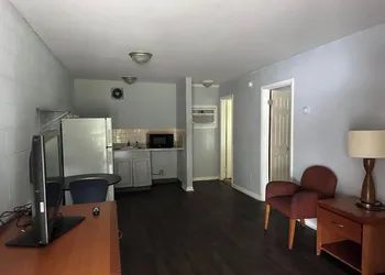 Paradise Suites hotel thumbnail 5