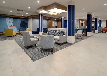Holiday Inn Express & Suites Valencia - Santa Clarita by IHG hotel thumbnail 4