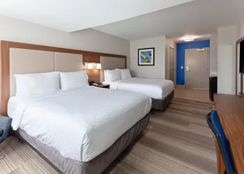 Holiday Inn Express & Suites Valencia - Santa Clarita by IHG hotel thumbnail 6