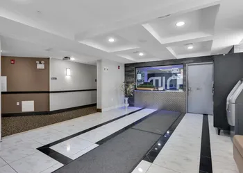 Hotel Mint JFK Airport hotel thumbnail 2