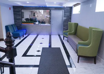 Hotel Mint JFK Airport hotel thumbnail 3