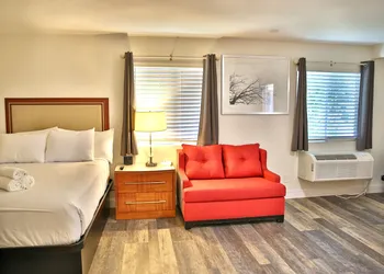 Travelodge by Wyndham Crescent City hotel thumbnail 3