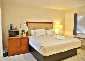 Travelodge by Wyndham Crescent City hotel thumbnail 5
