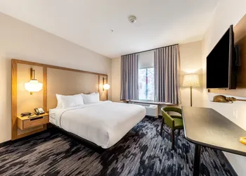 Fairfield Inn & Suites by Marriott Gainesville I-35 hotel thumbnail 5