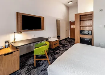 Fairfield Inn & Suites by Marriott Gainesville I-35 hotel thumbnail 8