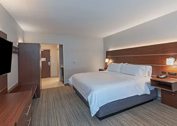 Holiday Inn Express & Suites Parsons by IHG hotel thumbnail 5