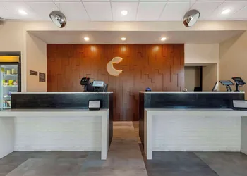 Comfort Inn Portales hotel thumbnail 2