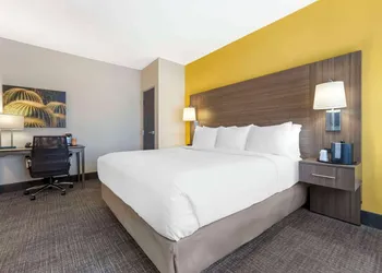 Comfort Inn Portales hotel thumbnail 6