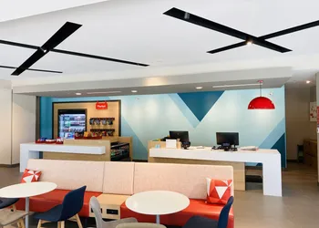 avid hotels Beaumont by IHG hotel thumbnail 3
