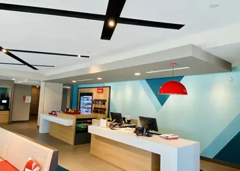 avid hotels Beaumont by IHG hotel thumbnail 4