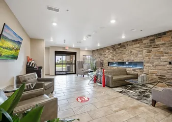 Cobblestone Hotel & Suites - Austin hotel thumbnail 3