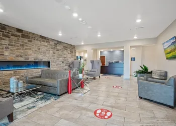 Cobblestone Hotel & Suites - Austin hotel thumbnail 4