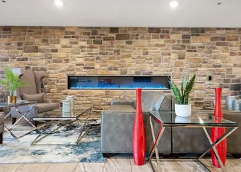 Cobblestone Hotel & Suites - Austin hotel thumbnail 5