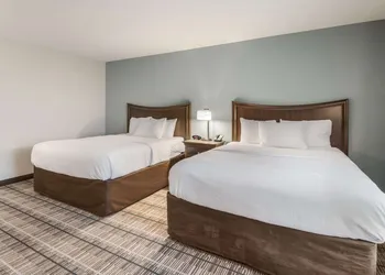 MainStay Suites at Discovery Park of America hotel thumbnail 8
