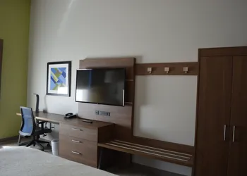Holiday Inn Express & Suites Liberal by IHG hotel thumbnail 6