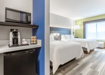Holiday Inn Express & Suites Ottawa by IHG hotel thumbnail 3