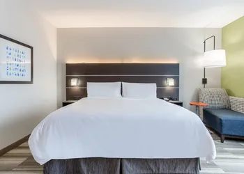Holiday Inn Express & Suites Ottawa by IHG hotel thumbnail 5