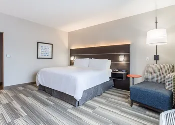 Holiday Inn Express & Suites Ottawa by IHG hotel thumbnail 7