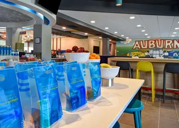 Tru by Hilton Auburn hotel thumbnail 6
