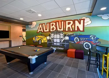Tru by Hilton Auburn hotel thumbnail 7
