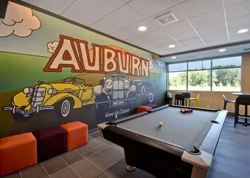 Tru by Hilton Auburn hotel thumbnail 8