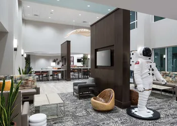 Hampton Inn & Suites Cape Canaveral Cruise Port hotel thumbnail 2