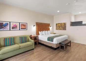 Bluff Dwellings Resort hotel thumbnail 5